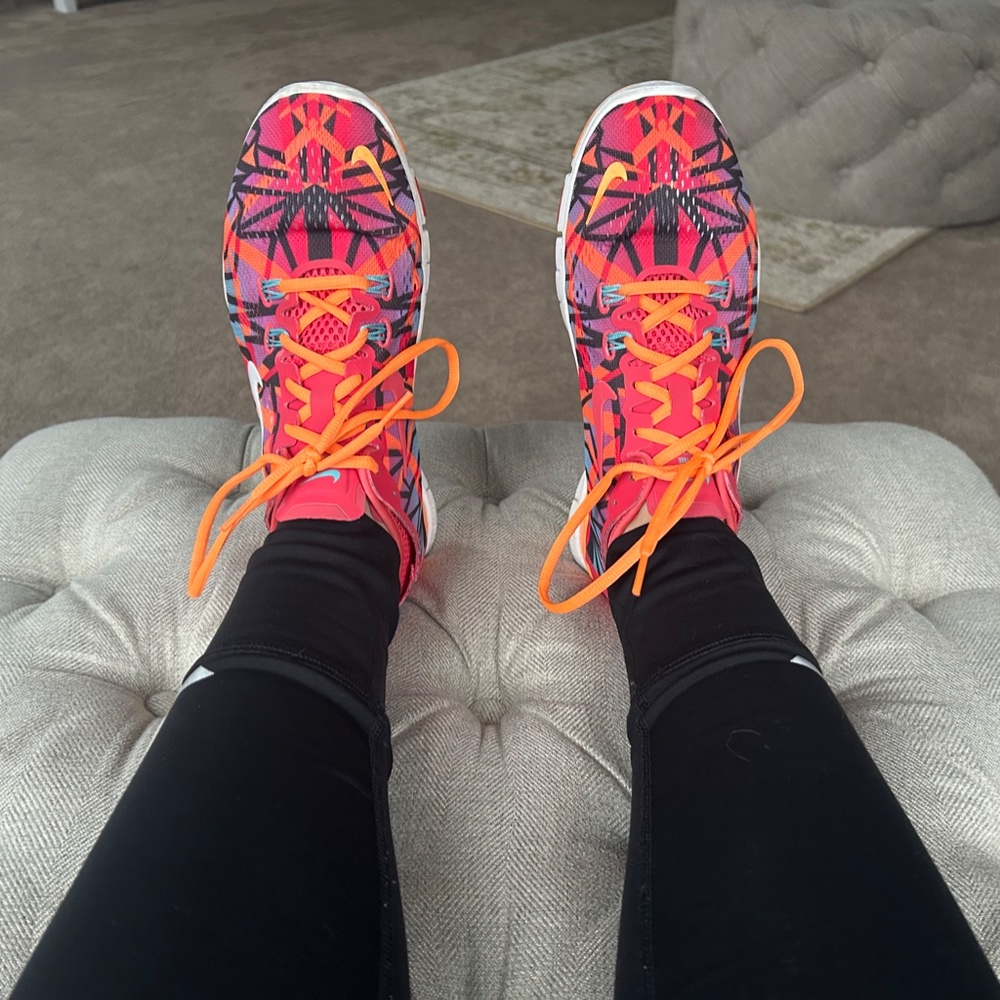 Like New! Nike Color Explosion CrossFit /Training/ Running Shoes Size 8